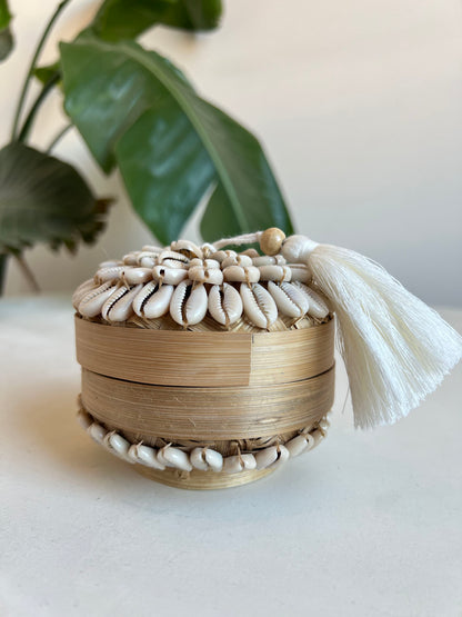 Bamboe doosje met Kauri schelpen en kwastje - Rond