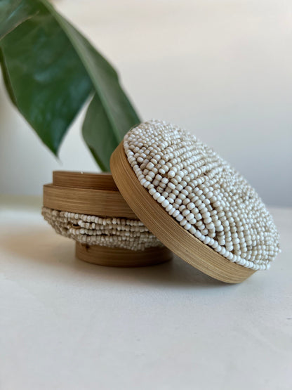 Bamboe doosje met kraaltjes - Rond - Beige