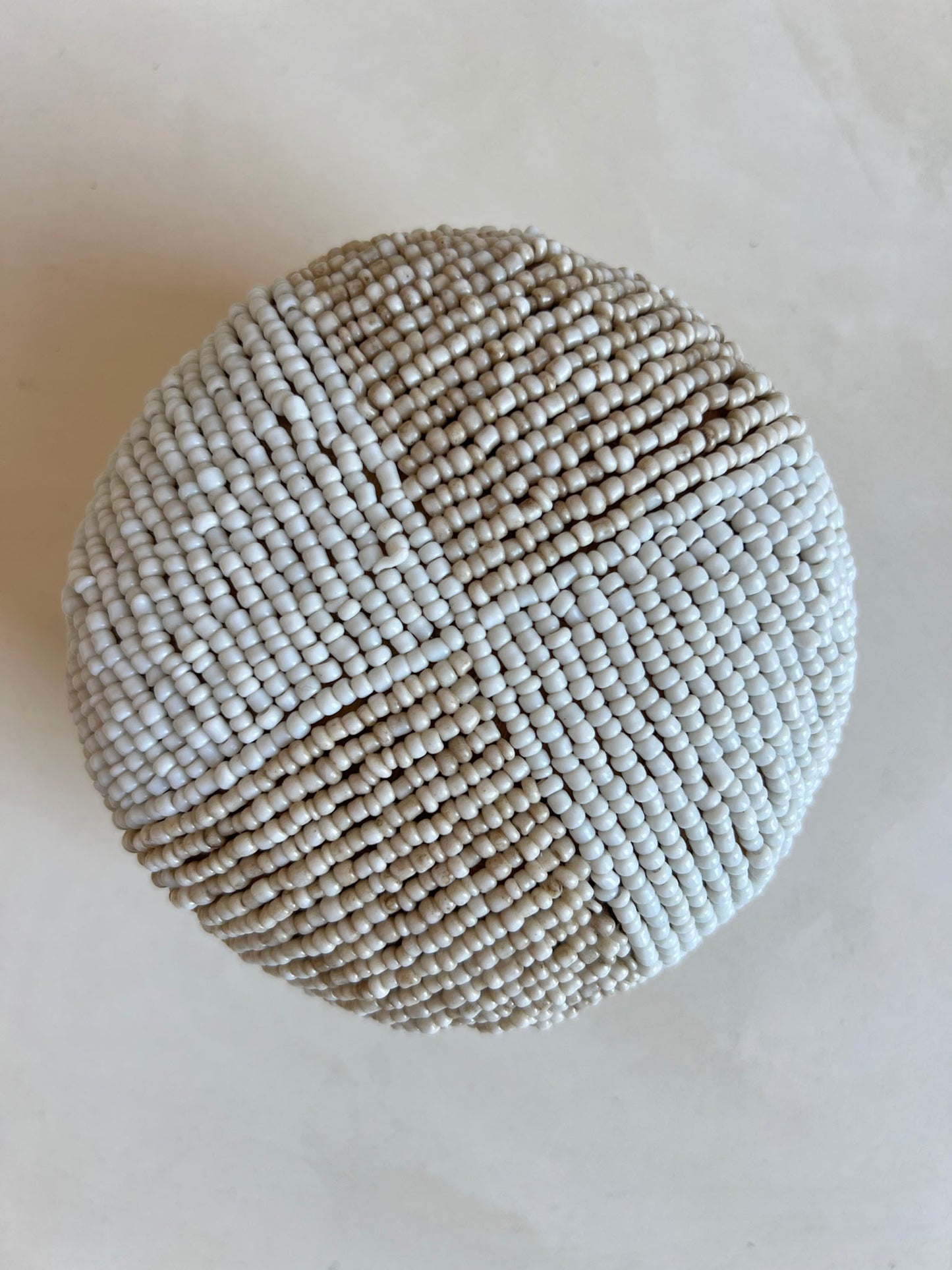 Bamboe doosje met kraaltjes - Rond - Beige/Wit