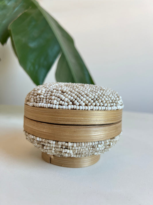 Bamboe doosje met kraaltjes - Rond - Beige